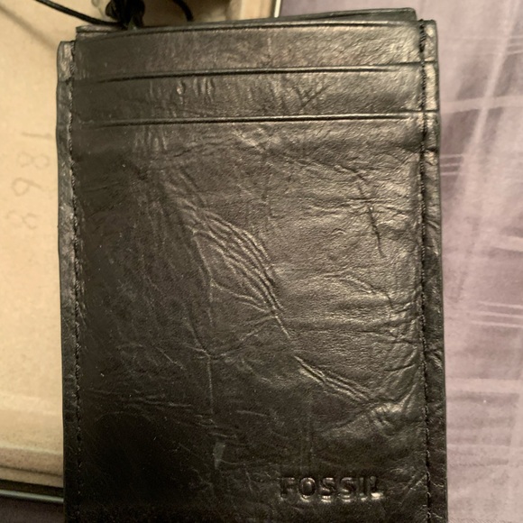 New Fossil Magnetic Card Case - Picture 2 of 5